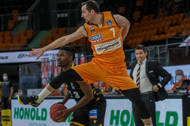 篮球和排球 篮球和排球