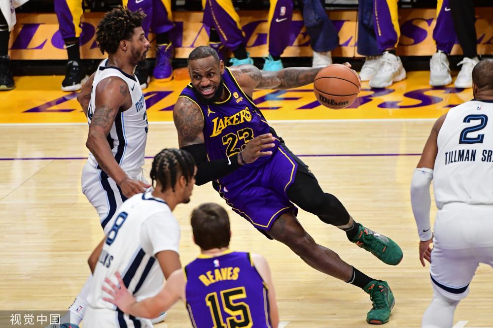 年运动员参 年运动员参