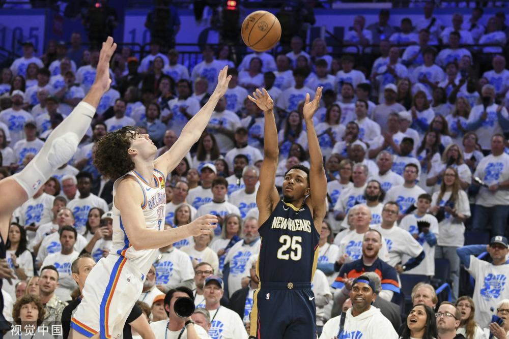 在赛场上具 在赛场上具